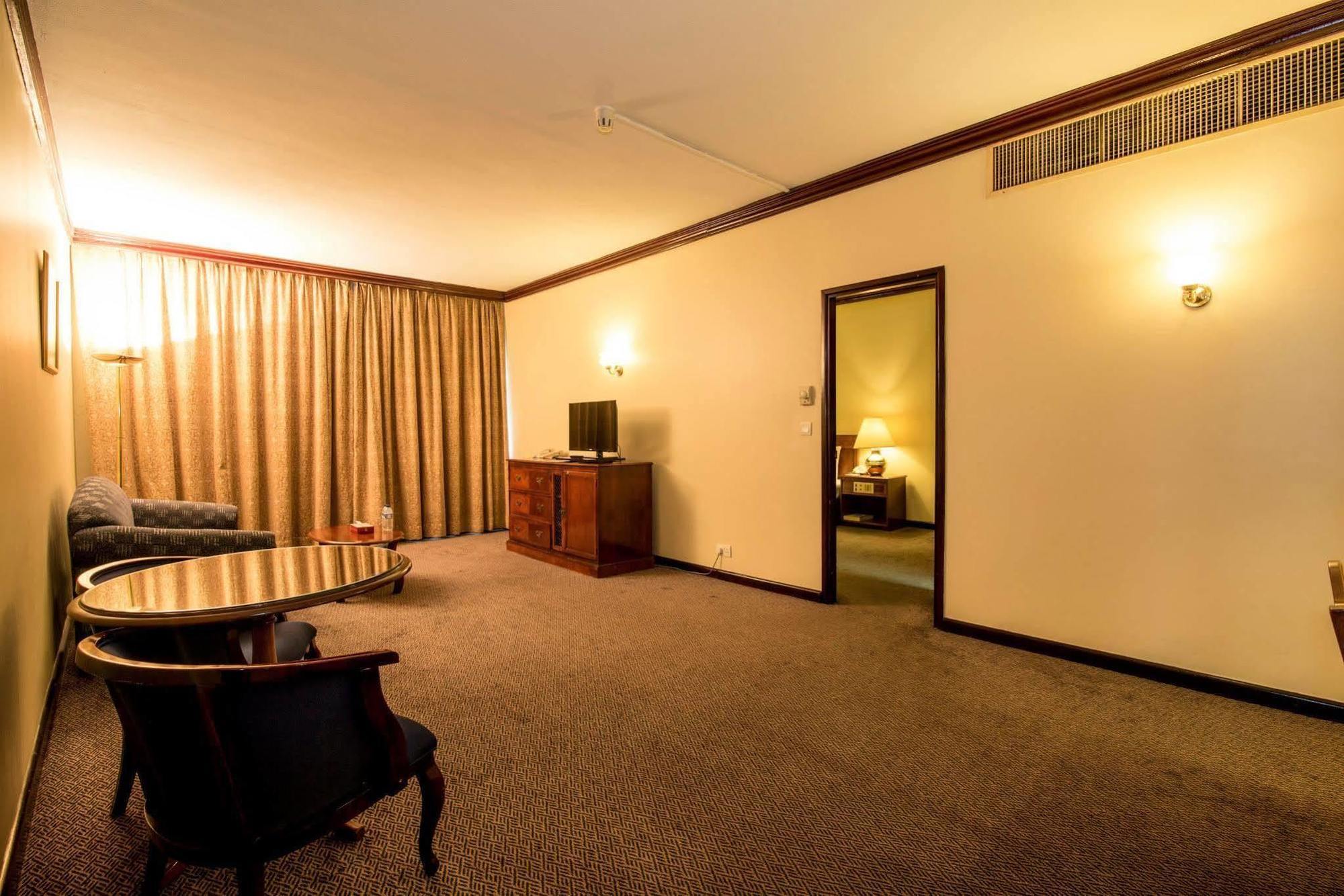 Rolla Suites Hotel -Former J5 Bur Dubai Hotel Екстер'єр фото